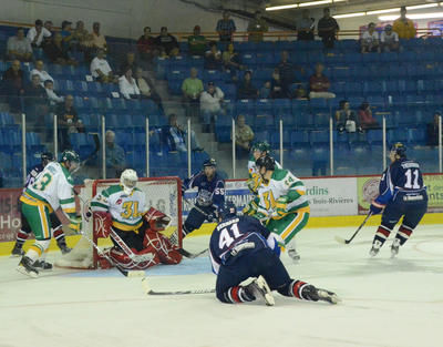 Malgré leurs succès sur la glace, les partisans ne sont pas au rendez-vous pour les matchs du Caron et Guay. Trois-Rivières le 25 septembre 2011. NICOLAS DUCHARME/L'ÉCHO DE TROIS-RIVIÈRES/AGENCE QMI