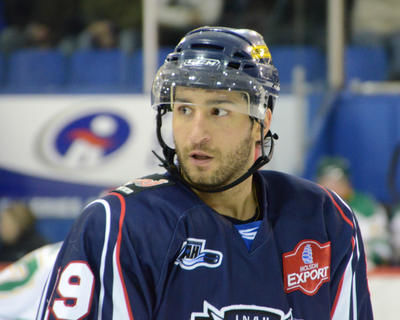 L'attaquant PJ Corsi a disputé l'une de ses meilleures rencontre dimanche après-midi au Colisée de Trois-Rivières. Il a réussi un tour du chapeau dans la victoire des siens 5-0 sur l'Isothermic de Thetford Mines. NICOLAS DUCHARME/L'ÉCHO DE TROIS-RIVIÈRES/AGENCE QMI