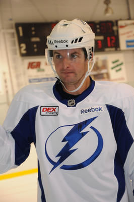 Pratique du lighting de Tampa Bay au Mont-Tremblant, dans la région Laurentides, le mardi 27 septembre 2011. Sur la photo, le défenseur Marc-André Bergeron qui est de retour avec le Lightning pour une deuxième saison. ÉRIC BUSQUE/L'INFORMATION DU NORD MONT-TREMBLANT/AGENCE QMI