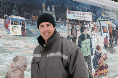 Nouveau président de l Association des pourvoyeurs de pêche aux petits poissons des chenaux, Steve Massicotte veut attirer les Européens sur les glaces de la rivière Sainte-Anne.  Trois-Rivières le 27 décembre 2011. GUILLAUME JACOB/L'ÉCHO DE TROIS-RIVIÈRES/AGENCE QMI