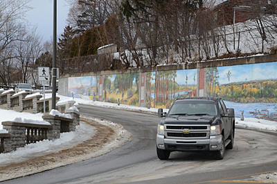 Les travaux entourant la construction de la fresque de Trois-Rivières et sa mise en valeur ont jusqu à présent coûté 570 000$. Trois-Rivières le 25 janvier 2012. NICOLAS DUCHARME/L'ÉCHO DE TROIS-RIVIÈRES/AGENCE QMI