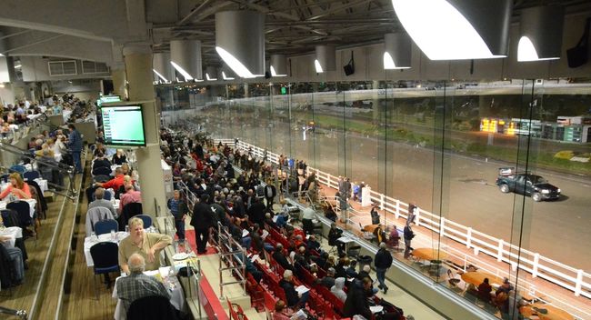 Mardi, environ 2500 personnes se sont présentées au dernier programme de l’hippodrome de Trois-Rivières avant la pause hivernale.