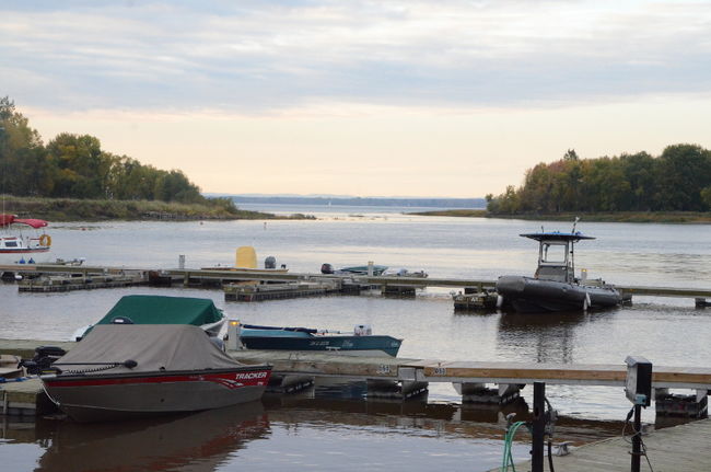 L’absence de visiteurs a fait mal au Club nautique de la Batture à Nicolet. Le resto-bar a vu moins de clients et enregistré des pertes de l’ordre de 30 %. L’embouchure de la rivière Nicolet donnant sur le fleuve Saint-Laurent a été impraticable pendant de multiples journées cet été.