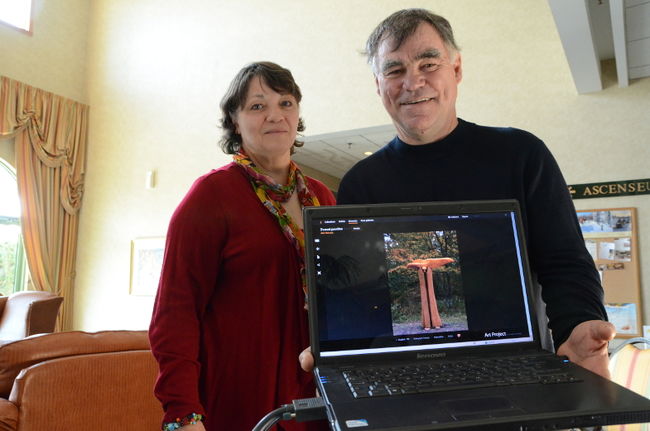 Pierre Tessier et Suzanne Ricard, de Mouvement Essarts situé à Saint-Pie-de-Guire, sont bien fiers que la collection soit la première au Québec à figurer dans le Google Art Project.