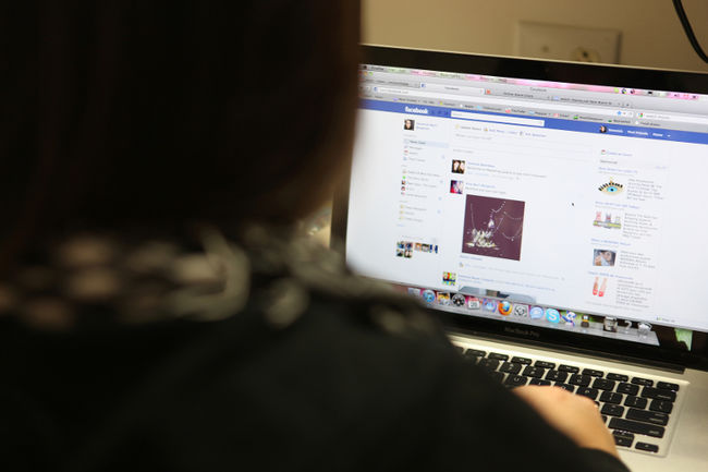 Il est encore très difficile de définir qu'est-ce que la cyberdépendance puisque le phénomène est très récent.