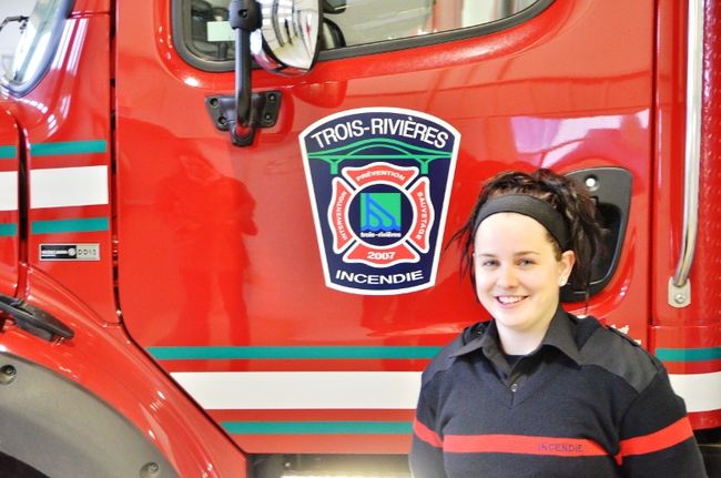 Marie-Pier Chartrand est pompière pour la Ville de Trois-Rivières depuis un an.
