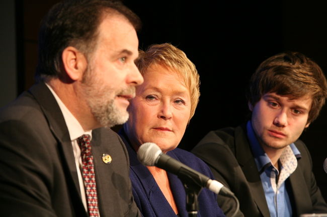 Le ministre de l'Enseignement supérieur, Pierre Duchesne, la première ministre Pauline Marois, et l'adjointe parlementaire à la première ministre pour les dossiers jeunesse, Léo Bureau-Blouin, ont participé aux activités de jeudi.