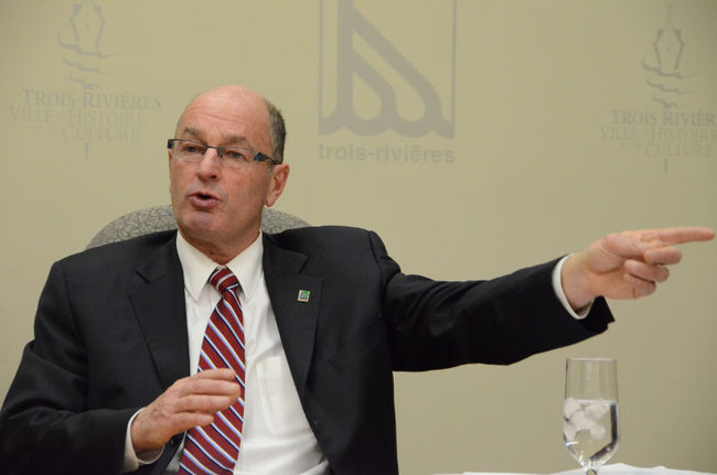 <p>Le maire de Trois-Rivières, Yves Lévesque, a voulu rassurer sur l’état de la dette, le lundi 17 décembre 2012. GUILLAUME JACOB/L'ÉCHO DE TROIS-RIVIÈRES/AGENCE QMI