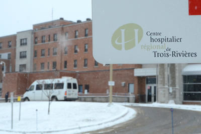 Fatigués d'attendre dans les urgences pour voir un médecin, plusieurs Trifluviens se sont tournés vers la médecine privée. Trois-Rivières le 23 décembre 2011. NICOLAS DUCHARME/L'ÉCHO DE TROIS-RIVIÈRES/AGENCE QMI
