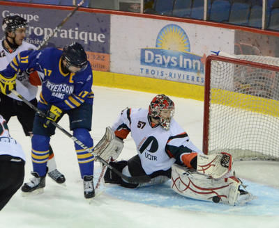 Le gardien Guillaume Nadeau a connu une série difficile contre les Rams de Ryerson. Il tentera de se reprendre contre les Ravens de Carleton, dès mercredi 19h. Trois-Rivières le 18 février 2012. NICOLAS DUCHARME/L'ÉCHO DE TROIS-RIVIÈRES/AGENCE QMI