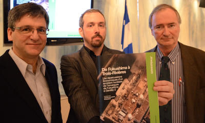 Christian Simard, directeur général de Nature Québec, Shawn-Patrick Stensil, analyste nucléaire chez Greenpeace et le physicien Michel Duguay, professeur au département de génie électrique de l Université Laval. GUILLAUME JACOB/L'ÉCHO DE TROIS-RIVIÈRES/AGENCE QMI