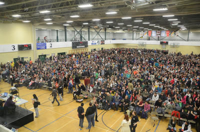 C'est un nombre record d'étudiants qui se sont entassés dans le gymnase du Centre de l'activité physique et sportive Léopold-Gagnon. Trois-Rivières le 14 mars 2012. NICOLAS DUCHARME/L'ÉCHO DE TROIS-RIVIÈRES/AGENCE QMI