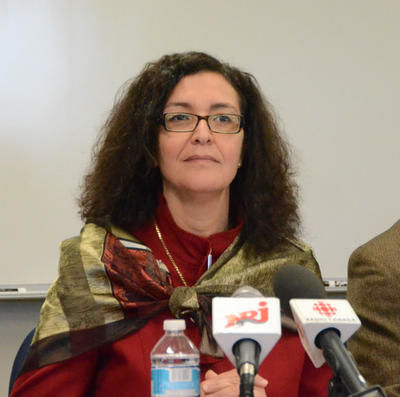 Ironiquement, la rectrice de l'UQTR, Nadia Ghazzali, était vêtue de rouge lors de ce point de presse. Trois-Rivières le 21 mars 2012. NICOLAS DUCHARME/L'ÉCHO DE TROIS-RIVIÈRES/AGENCE QMI