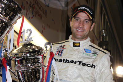 Louis-Philippe Dumoulin et son équipe se sont mérité une très honnête deuxième position dans la catégorie GT Challenge aux 12 heures de Sebring. Trois-Rivières le 23 août 2011. Photo: Jacques Deshaies/Autonet