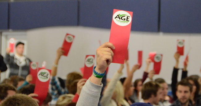 Les étudiants de l'UQTR, qui devaient passer au vote jeudi, devront attendre avant de se prononcer à propos de l'entente entre le gouvernement et les associations nationales.