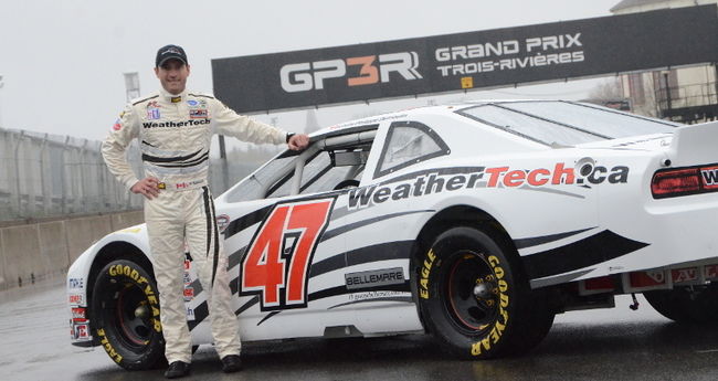 Louis-Philippe Dumoulin sautera dans un bolide de la série NASCAR Nationwide ce week-end lors de la course sur le circuit de Watkins Glen dans l'État de New York.