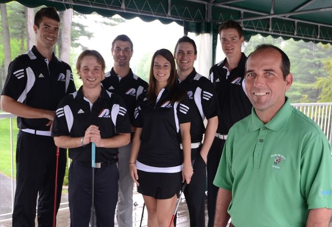 L’entraîneur Luc Rochefort chapeaute la formation de golf de l’UQTR, composée d’Alexandre Charron, Francis Rouillier-Marcoux, Pascal Garneau, Noémie Chapdelaine, Frédérick Sirois et Antoine Laroche.
