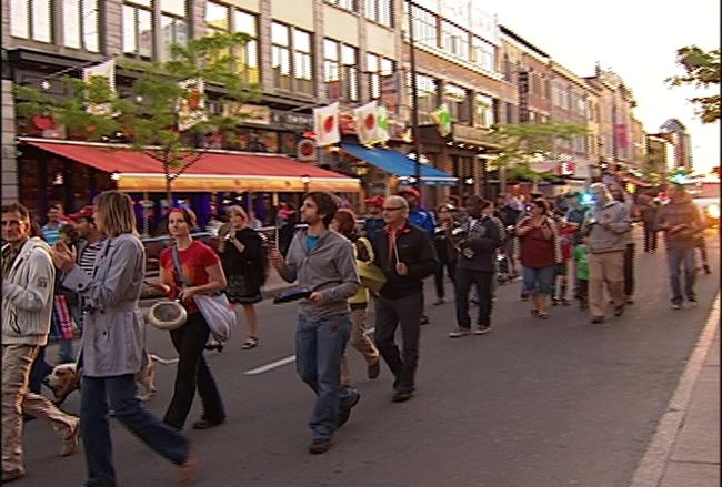 Un peu plus d'une centaine de personnes ont participé à la manifestation qui s'est déroulée dans le calme et sans arrestation.