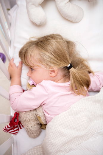 Il faut arriver à limiter l’accès à sa suce à la sieste ou au dodo, des moments associés à la relaxation et au besoin de sécurité.