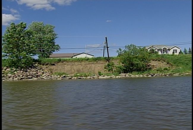 Un affaissement de terrain s’est produit mercredi après-midi le long du rang Bas de la Rivière, à Nicolet.