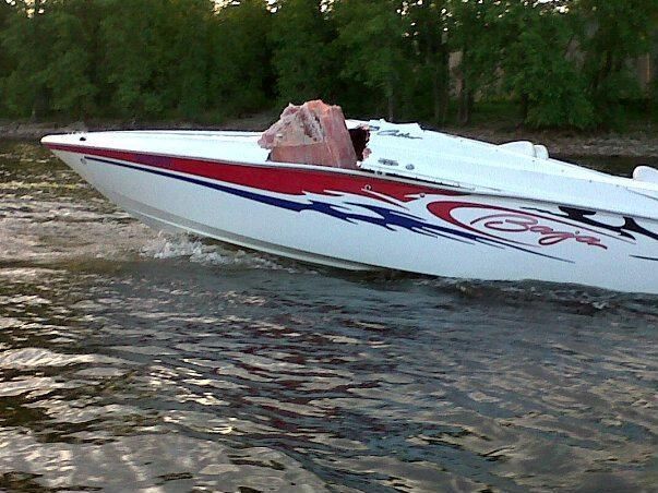 Deux hommes de 27 ans manquent à l’appel depuis le 17 juin à la suite d’un accident de bateau survenu sur le fleuve Saint-Laurent