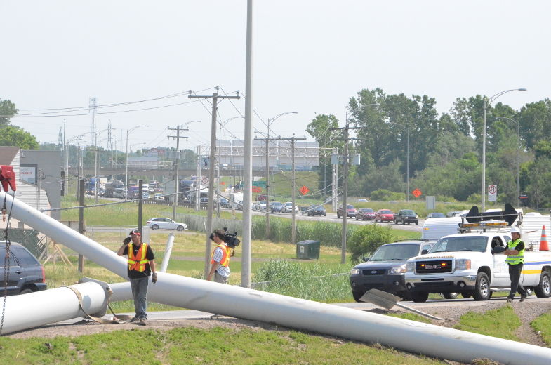 Une remorque perd son chargement sur l'autoroute 40