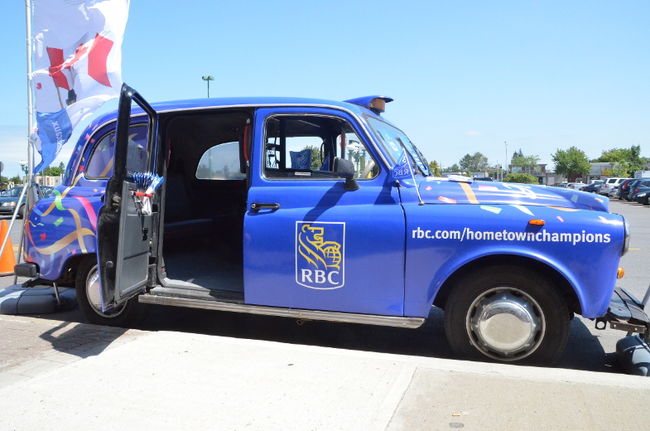 Grâce à une initiative de la RBC, les gens de Trois-Rivières et des environs ont pu s’asseoir dans un véritable taxi londonien.