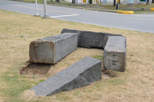 Une des sculptures contemporaines exposées au parc portuaire de Trois-Rivières a été la cible de vandales récemment.