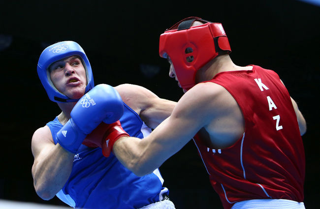 Le Trifluvien Simon Kean s'est incliné 20-6 devant le géant kazakh Ivan Dychko.