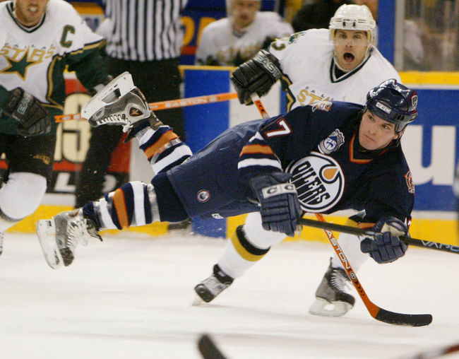 Lors du lock-out de 2004-2005, Marc-André Bergeron, qui jouait à l’époque avec les Oilers d’Edmonton, avait participé à dix matchs du Caron et Guay de Trois-Rivières.