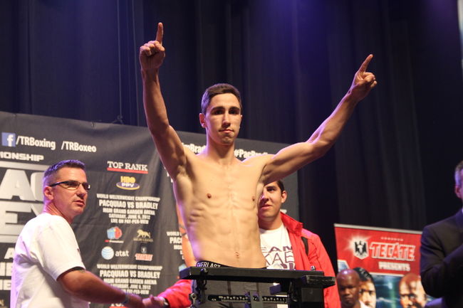Le boxeur trifluvien Mikaël Zewski grimpera dans le ring à Montréal à novembre.
