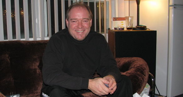 Marc Périard, alors qu'il était à la direction de la radio étudiante CFOU.