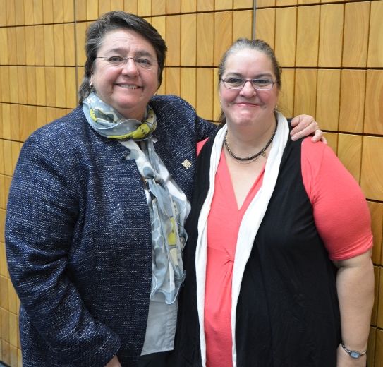 La conseillère municipale, Sylvie Tardif, en compagnie de Nicole Baribeau