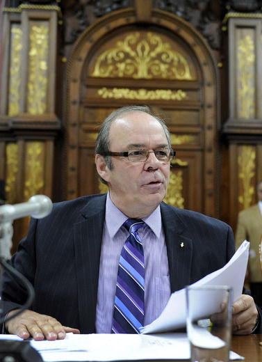 Michel Arsenault, président de la FTQ, a déploré « l'incohérence » du gouvernement en matière de politique énergétique le 30 janvier devant la commission parlementaire sur l'après Gentilly-2.