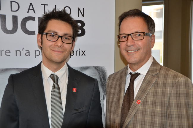 La Fondation de l’Ordre des dentistes du Québec s’est donnée comme nouvelle mission de recueillir des fonds pour faciliter l’accès aux soins de santé dentaire. De gauche à droite: le Dr Olivier Handfield, président de la Fondation Bouche B, et le Dr Pierre Tessier, président de la Fondation de l’ordre des dentistes du Québec. 