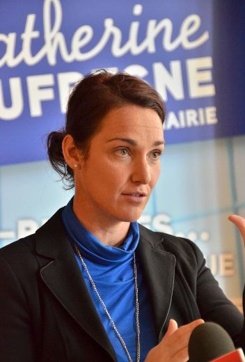À la suite de sa conférence de presse, Catherine Dufresne a clavardé pendant une heure avec les citoyens sur des enjeux municipaux.