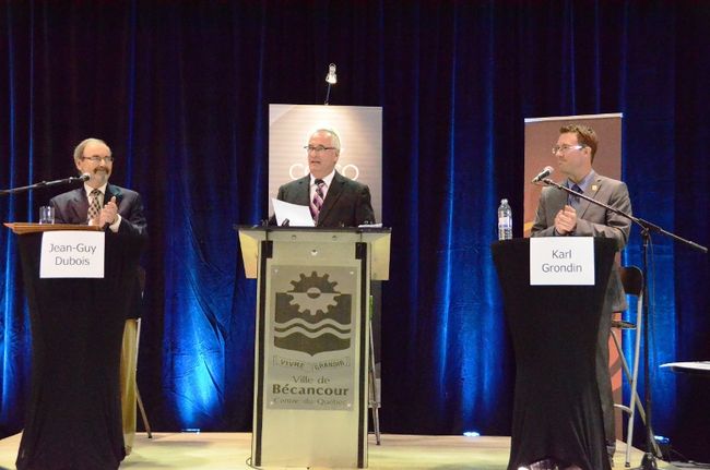 Les candidats à la mairie de Bécancour Jean-Guy Dubois et Karl Grondin
