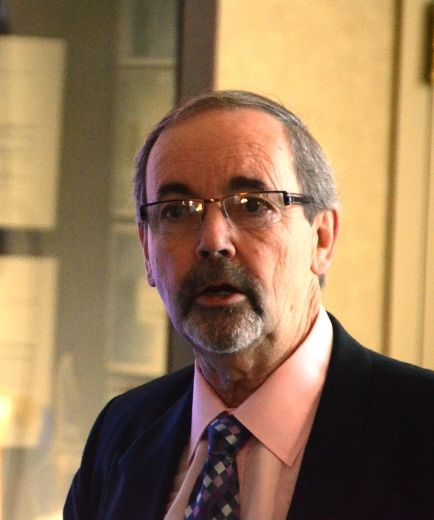 Le candidat à la mairie de Bécancour, Jean-Guy Dubois, a tenu à se démarquer de son opposant Karl Grondin.