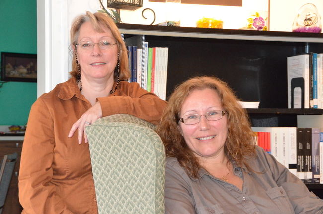 De gauche à droite: Ginette Chapdeleine, coordonnatrice de La Lanterne d’espoir, et Jeanne Charest.