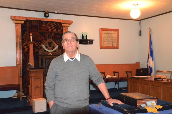 Roger Sicard est franc-maçon depuis 40 ans. La Loge Shawenegan, située à Trois-Rivières, accueille entre 50 et 60 membres chaque deuxième mercredi du mois.