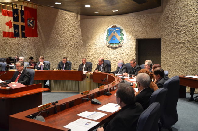 Malgré une hausse de taxes de 2,6% et l'augmentation du poids de la dette sur le budget 2014, celui-ci a été adopté sans opposition de la part des conseillers municipaux. 