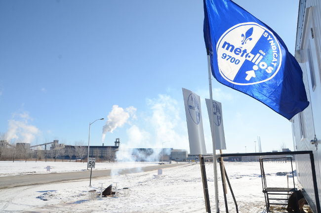 Une roulotte aux couleurs du syndicat est aménagée depuis le 13 novembre.