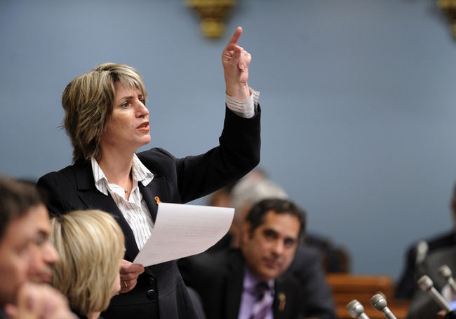 Danielle Saint-Amand s'en est pris verbalement à la ministre des Ressources naturelles, Martine Ouellet.