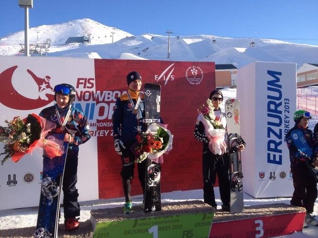 Indrik Trahan est monté sur la troisième marche du podium lors de l'épreuve de slalom en parallèle, jeudi, aux Championnats du monde juniors de surf des neiges disputés à Erzurum, en Turquie.