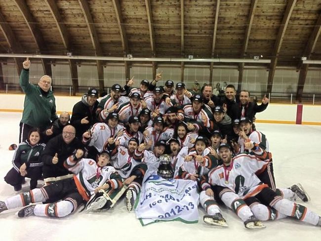 Pour la première fois depuis 2007, les Patriotes de l'UQTR ont été sacrés champions de la Coupe Queen's, à titre de meilleure équipe de l'Association des Sports universitaires de l'Ontario.