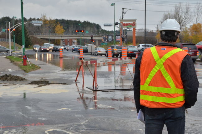 La Ville de Trois-Rivières a suspendu sans solde deux cols bleus.