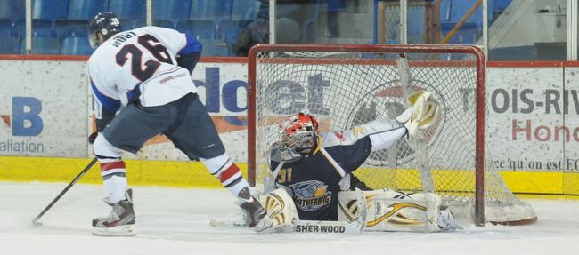 Marc-André Huot a battu Kevin Desfossés en fin de troisième période pour porter la marque à 6-3. L'attaquant a récolté trois points lors de cette rencontre. 