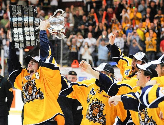 Michael Bournival est en nomination à titre d'athlète de l’année en sport collectif de niveau canadien.