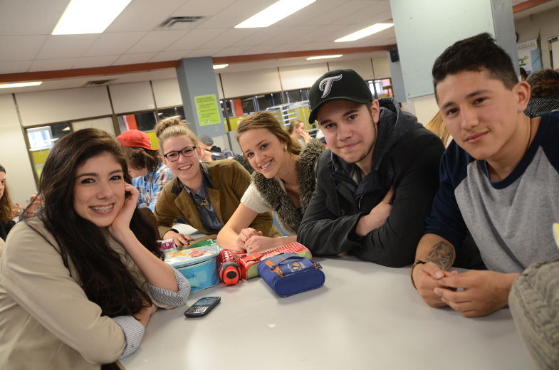 Les étudiants du Cégep de Trois-Rivières sont bien au fait de l'apparition de la page spotted, qui alimente les discussions parmi ceux qui y sont membres, comme Alexandrine Roy et Genevève Pagé, mais aussi chez ceux qui ne le sont pas, comme Audrey-Anne Lepage, Raphaël Patry et Luis Felipe Ruiz Hoyos.