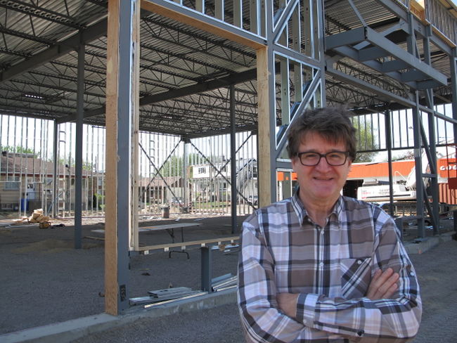 Philippe Duguay, PDG de la Société Immobilière Duguay, sur le chantier de la Place Aubuchon à Trois-Rivières.